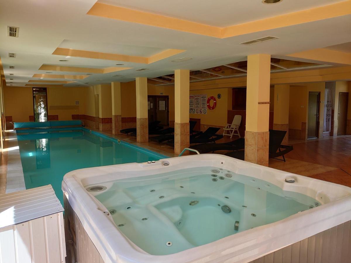 Coke Wellness Apartman Siófok Exterior foto